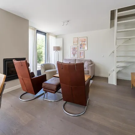 In Egmond Near & Windmill Эгмонд-ан-ден-Хуф